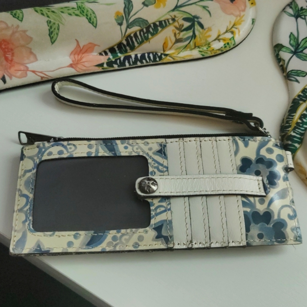 Patricia Nash Alanna wristlet